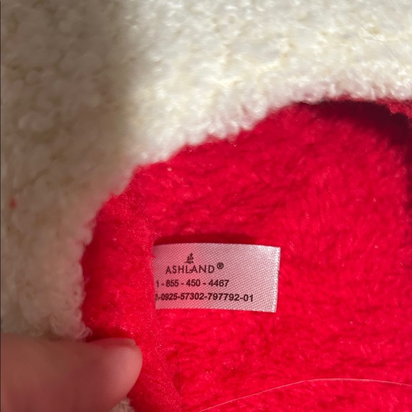 NWOT Right foot only Adorable Cherry Kids Slippers - Red and White - Picture 2 of 3